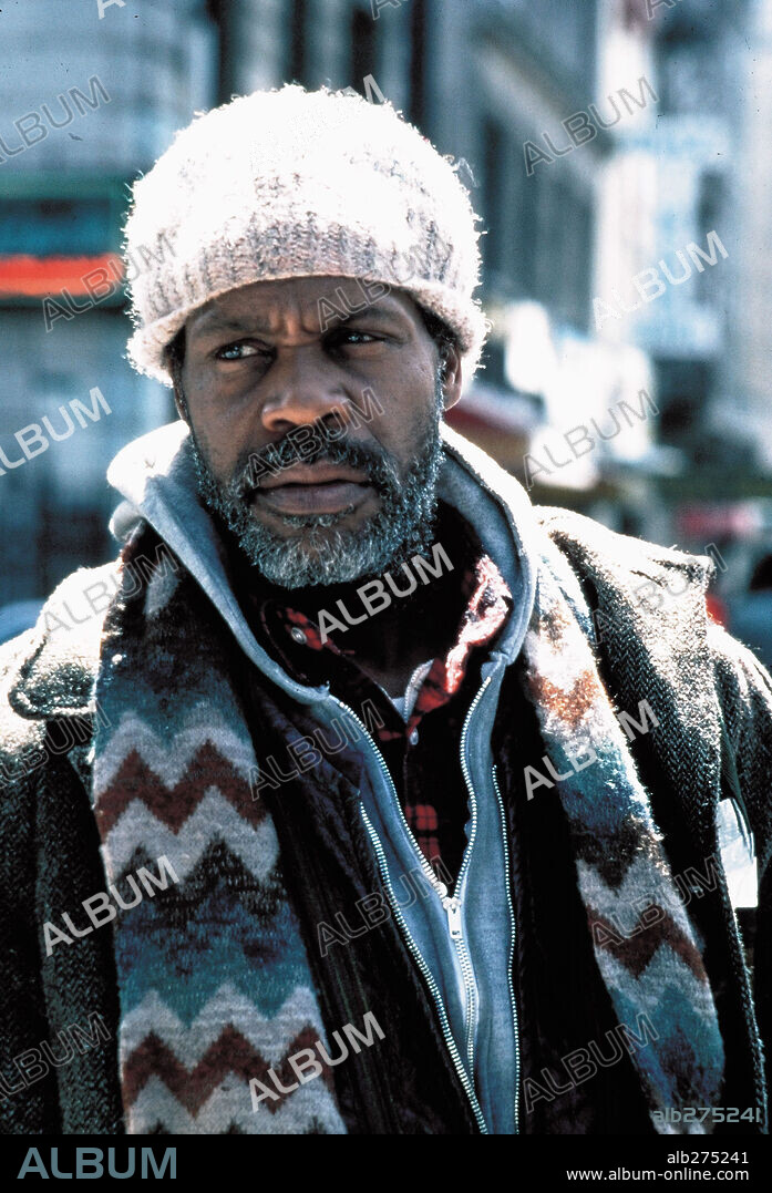 DANNY GLOVER en ÁNGELES SIN CIELO, 1993 (THE SAINT OF FORT WASHINGTON), dirigida por TIM HUNTER. Copyright WARNER BROTHERS.