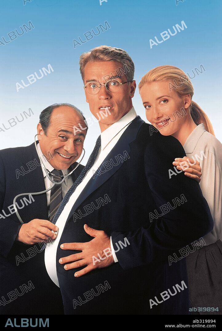ARNOLD SCHWARZENEGGER, DANNY DEVITO and EMMA THOMPSON in JUNIOR, 1994, directed by IVAN REITMAN. Copyright UNIVERSAL/NORTHERN LIGHTS / McBROOM, BRUCE.