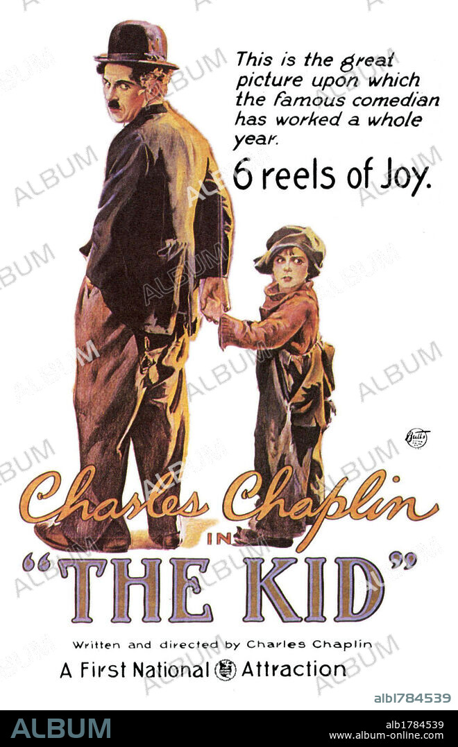 CHARLIE CHAPLIN en EL CHICO, 1921 (THE KID), dirigida por CHARLES CHAPLIN. Copyright FIRST NATIONAL.