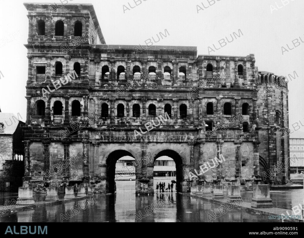 Porta Nigra is a city gate, part of the Roman architecture in Trier, west Germany. Viewed from the Town side, from the north. Built from grey sandstone between 180 and 200 AD. ©TopFoto.