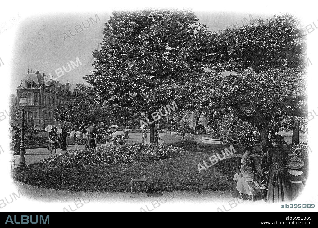 Gardens of the Hotel de Ville, Le Havre, Normandy, France, early 20th century.