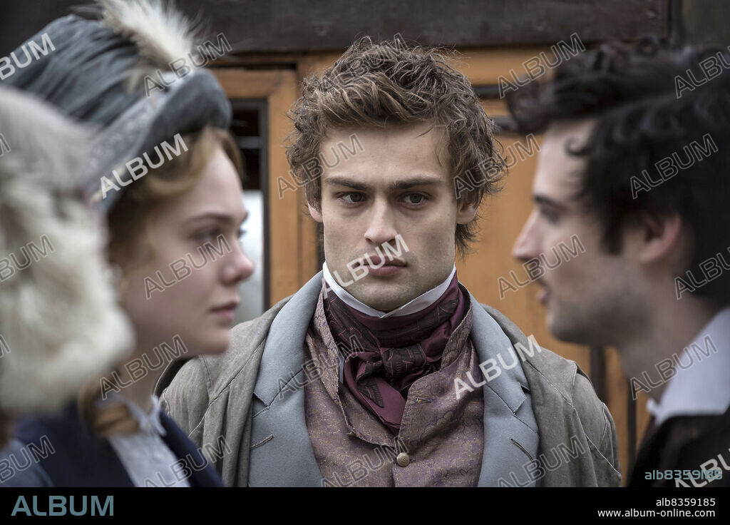 DOUGLAS BOOTH, ELLE FANNING y TOM STURRIDGE en MARY SHELLEY (2017), dirigida por HAIFAA AL-MANSOUR. Copyright Gidden Media/HanWay Films/Parallel Films/Head Gear Fil.