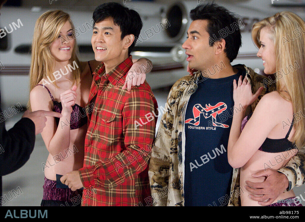 JOHN CHO and KAL PENN in HAROLD & KUMAR ESCAPE FROM GUANTANAMO BAY, 2008, directed by HAYDEN SCHLOSSBERG and JON HURWITZ. Copyright KINGSGATE FILMS/MANDATE PICTURES/NEW LINE CINEMA / TRUEBLOOD, JAMIE.
