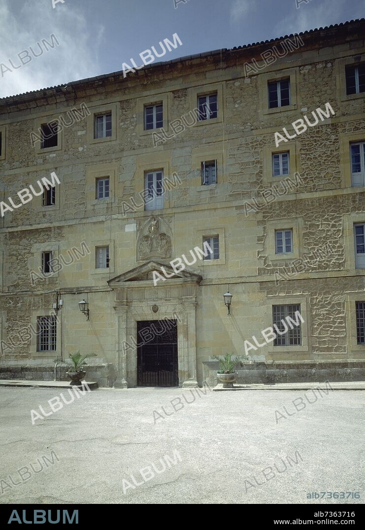 FACHADA PRINCIPAL DEL ANTIGUO DE MONASTERIO DEL MONTE CORBAN DE LA ORDEN JERONIMA CONVERTIDO EN SEMINARIO.