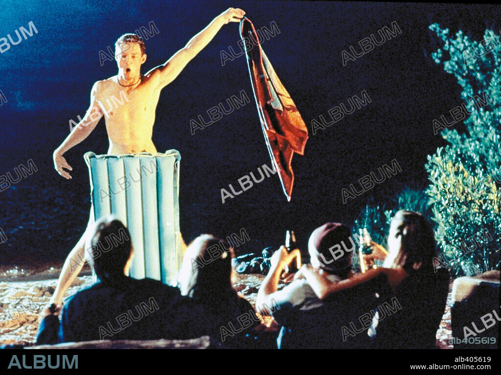FREDDIE PRINZE JR. and MATTHEW LILLARD in SUMMER CATCH, 2001, directed by MICHAEL TOLLIN. Copyright WARNER BROS. PICTURES / TACKETT, MICHAEL.