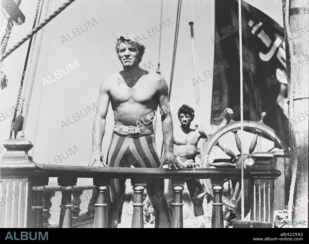 BURT LANCASTER and NICK CRAVAT in THE CRIMSON PIRATE, 1952, directed by ROBERT SIODMAK. Copyright WARNER BROTHERS.