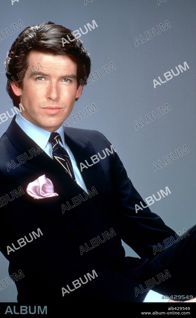 PIERCE BROSNAN in REMINGTON STEELE, 1982, directed by DON WEIS and SEYMOUR ROBBIE. Copyright MTM ENTERPRISES.