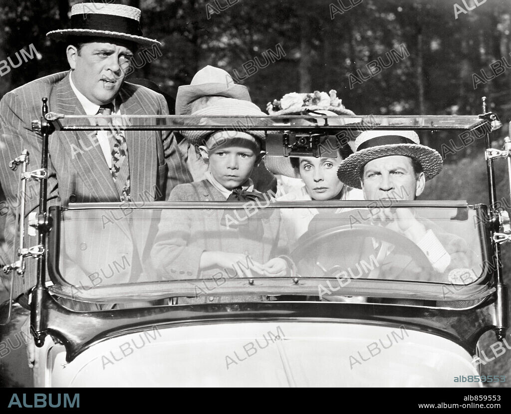 JEAN SIMMONS and ROBERT PRESTON in ALL THE WAY HOME, 1963. Copyright PARAMOUNT PICTURES.