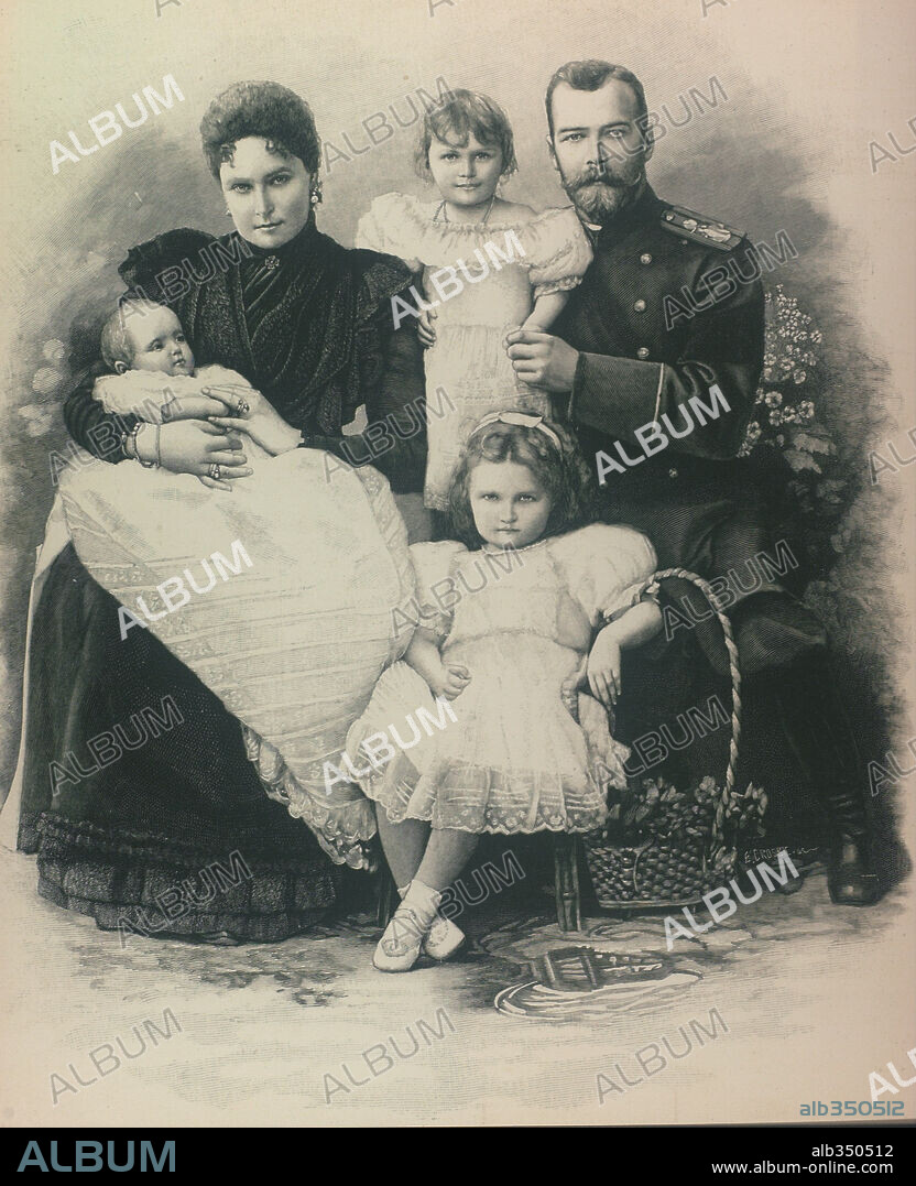 Nicolás II de Rusia y su familia. Grabado según foto de Levitsky. 16 de agosto de 1901.