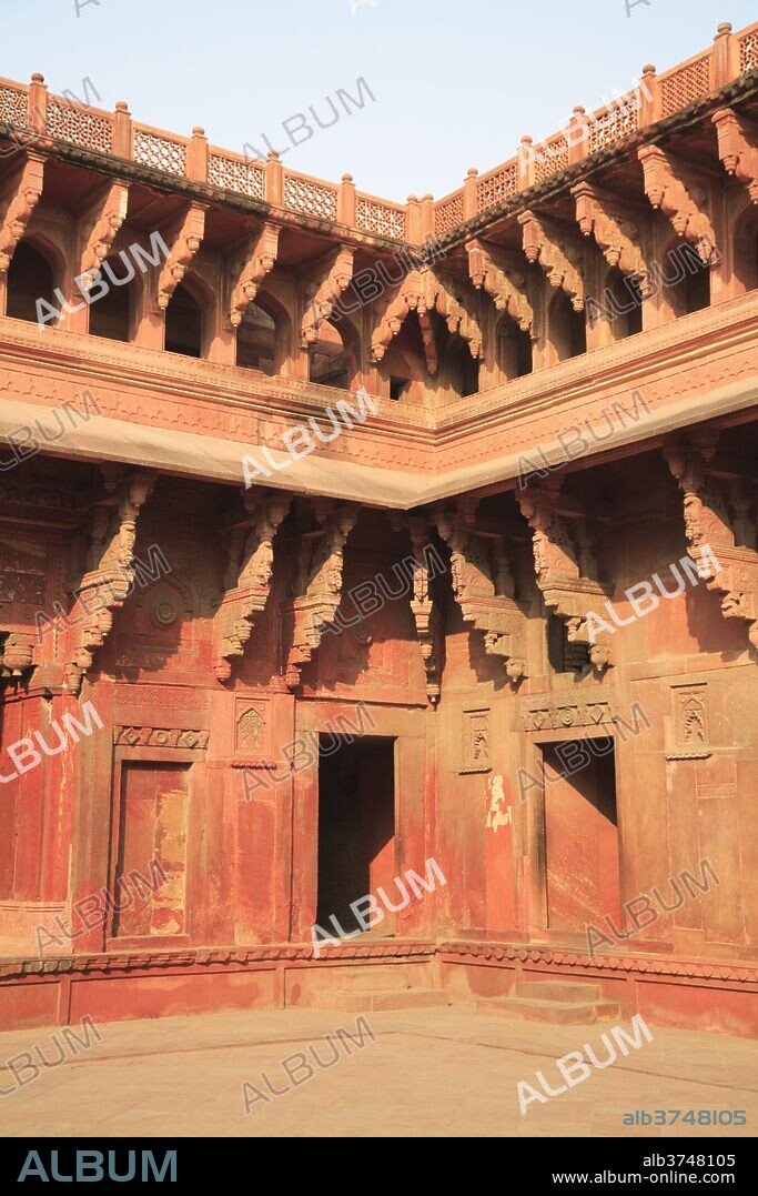 Interior of Agra Fort, UNESCO World Heritage Site, Agra, Uttar Pradesh, India, Asia.