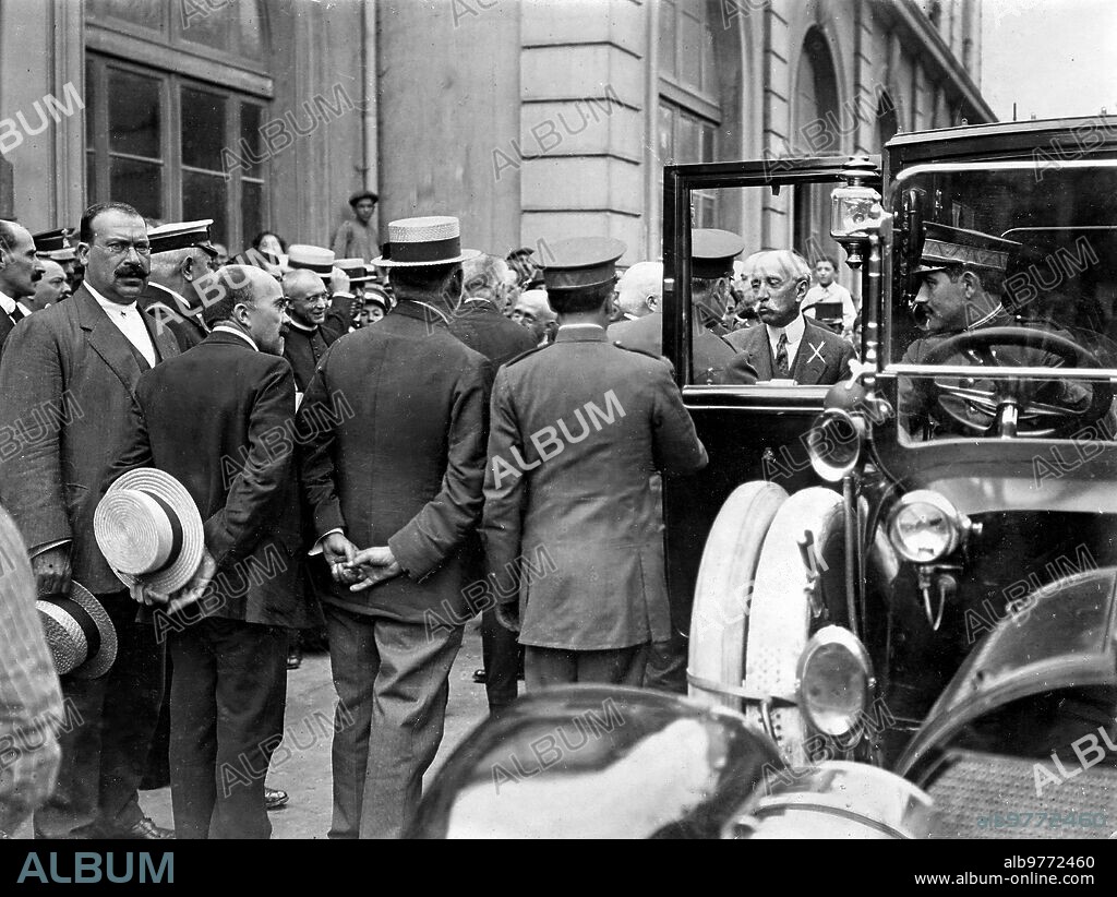 July 21, 1917. The trip of the president of the Council - Eduardo's arrival in Santander data.
