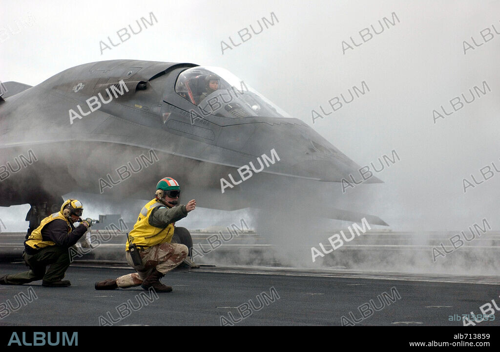 STEALTH, 2005, directed by ROB COHEN. Copyright COLUMBIA PICTURES / BOLAND, JASIN.