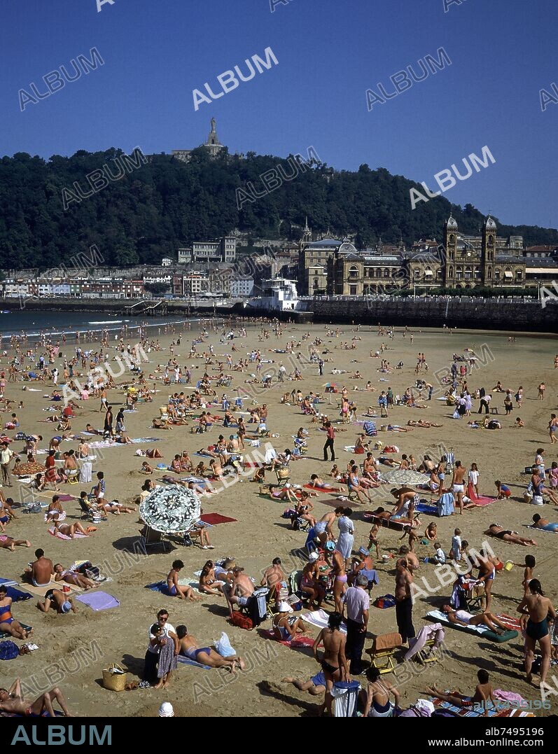 PLAYA DE LA CONCHA - FOTO AÑOS 80.