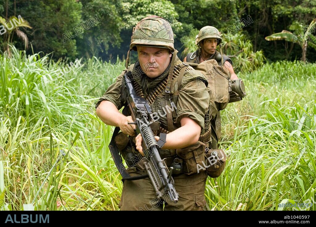 BEN STILLER y JACK BLACK en TROPIC THUNDER: ¡UNA GUERRA MUY PERRA!, 2008 (TROPIC THUNDER), dirigida por BEN STILLER. Copyright DREAMWORKS SKG/RED HOUR FILMS/ROAD REBEL / WALLACE, MERIE W.