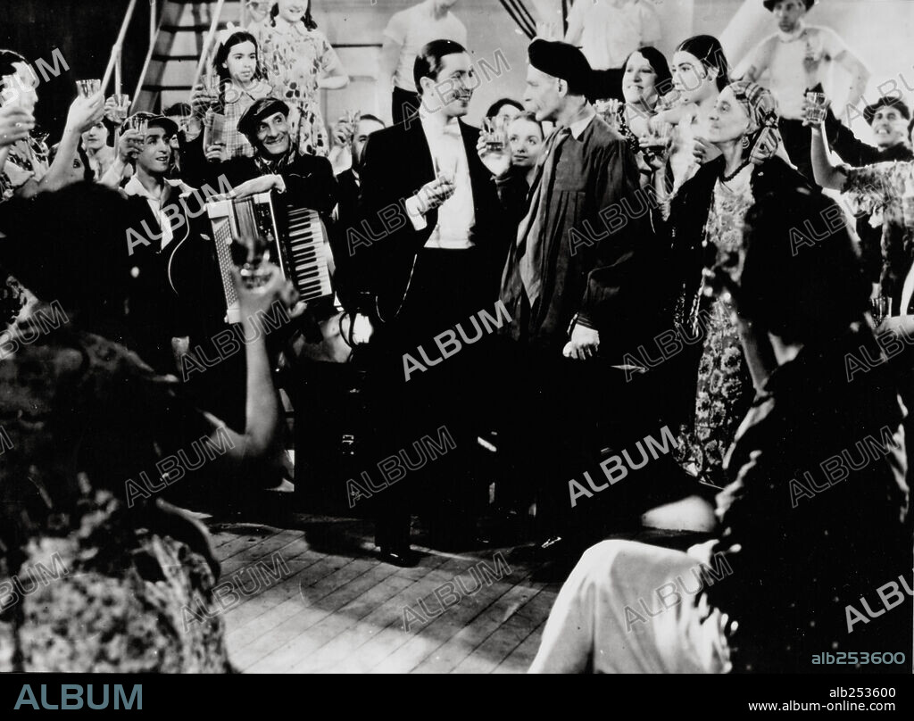 CARLOS GARDEL en TANGO BAR, 1935, dirigida por JOHN REINHARDT. Copyright PARAMOUNT PICTURES.