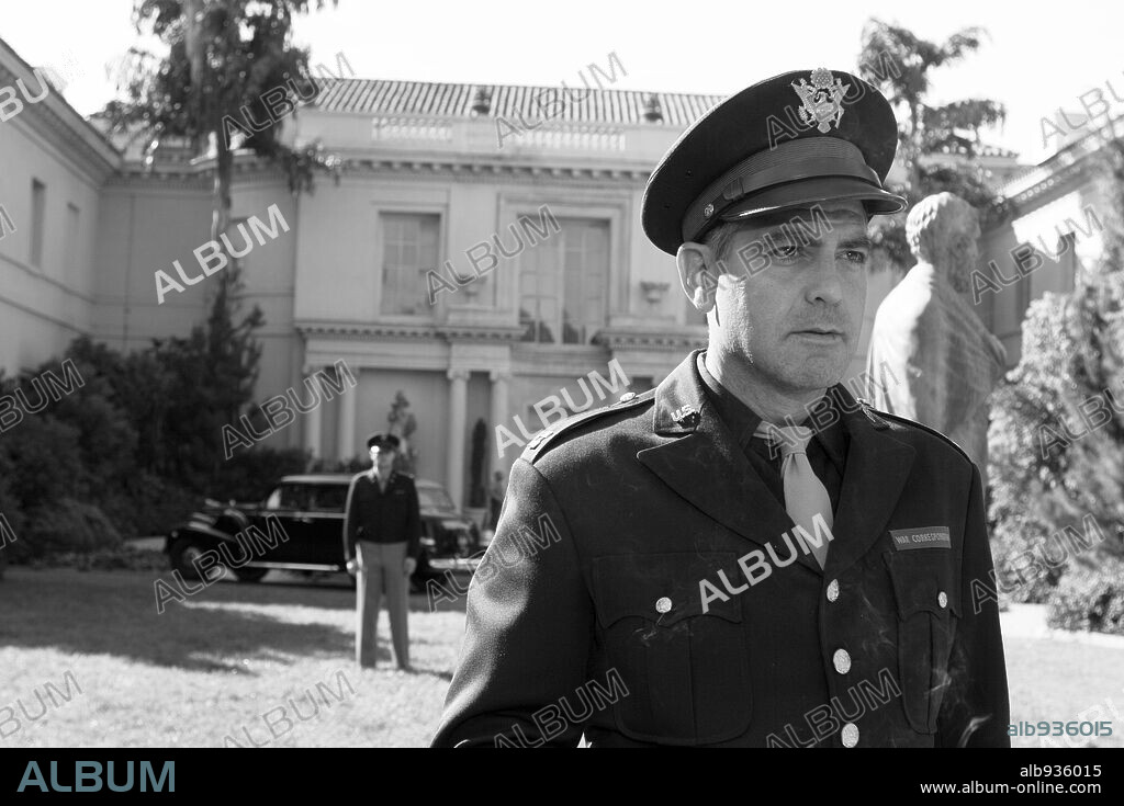 GEORGE CLOONEY in THE GOOD GERMAN, 2006, directed by STEVEN SODERBERGH. Copyright WARNER BROS. PICTURES / GORDON, MELINDA SUE.