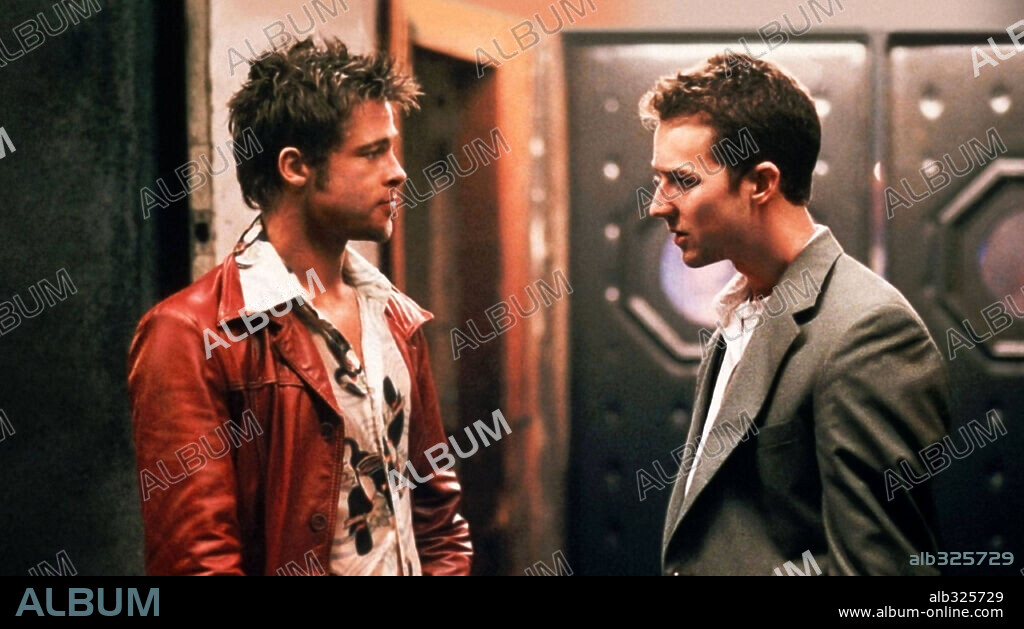 BRAD PITT y EDWARD NORTON en EL CLUB DE LA LUCHA, 1999 (FIGHT CLUB), dirigida por DAVID FINCHER. Copyright 20TH CENTURY FOX / MORTON, MERRICK.