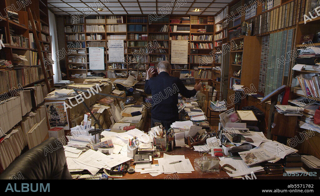 ENNIO MORRICONE en ENNIO: EL MAESTRO, 2021 (ENNIO), dirigida por GIUSEPPE TORNATORE. Copyright GAGA.