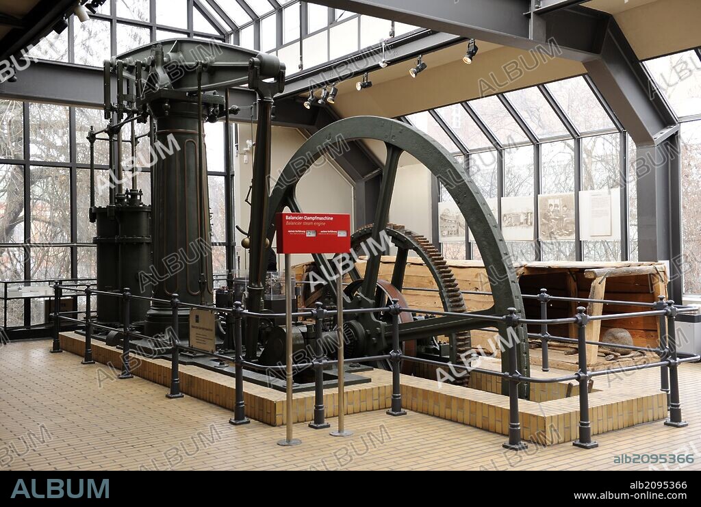 Máquina de vapor tipo balancín, construida por Borsing en 1859. Deutches Technikmuseum. Berlín. Alemania. Europa.