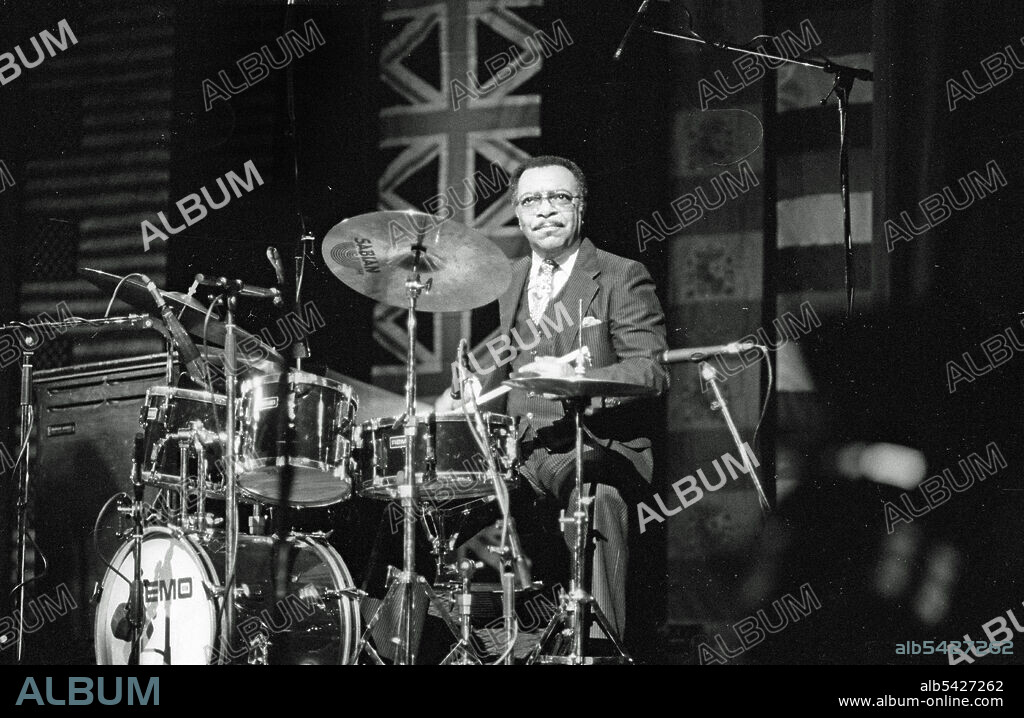 BRIAN O'CONNOR. Grady Tate, Philip Morris Jazz. Festival. Dominion Theatre. London, Nov 1985.