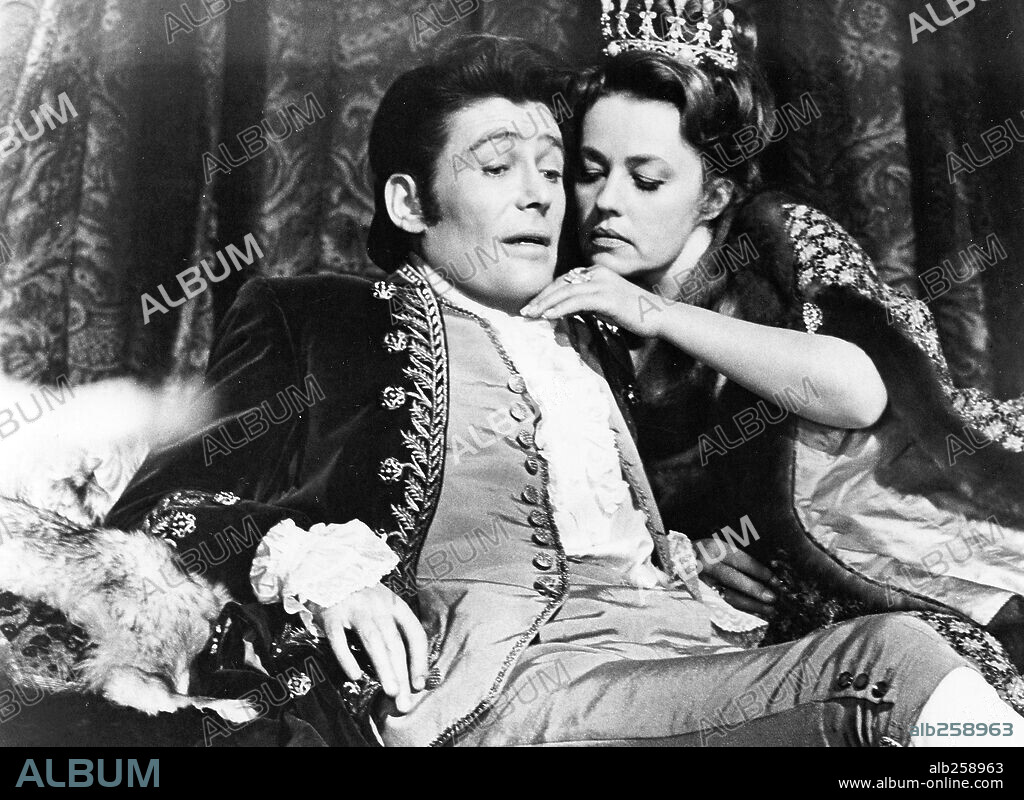 JEANNE MOREAU and PETER O'TOOLE in GREAT CATHERINE, 1968, directed by GORDON FLEMYNG. Copyright WARNER BROTHERS.