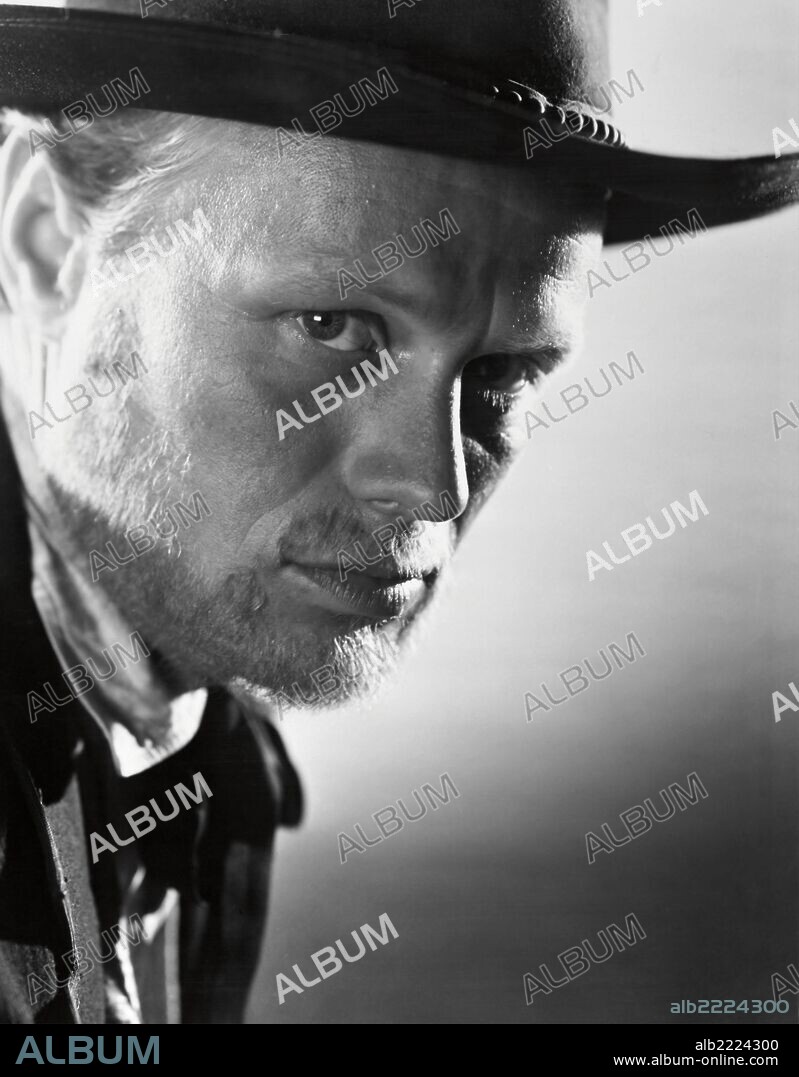RICHARD WIDMARK en CIELO AMARILLO, 1948 (YELLOW SKY), dirigida por WILLIAM A. WELLMAN. Copyright 20TH CENTURY FOX.
