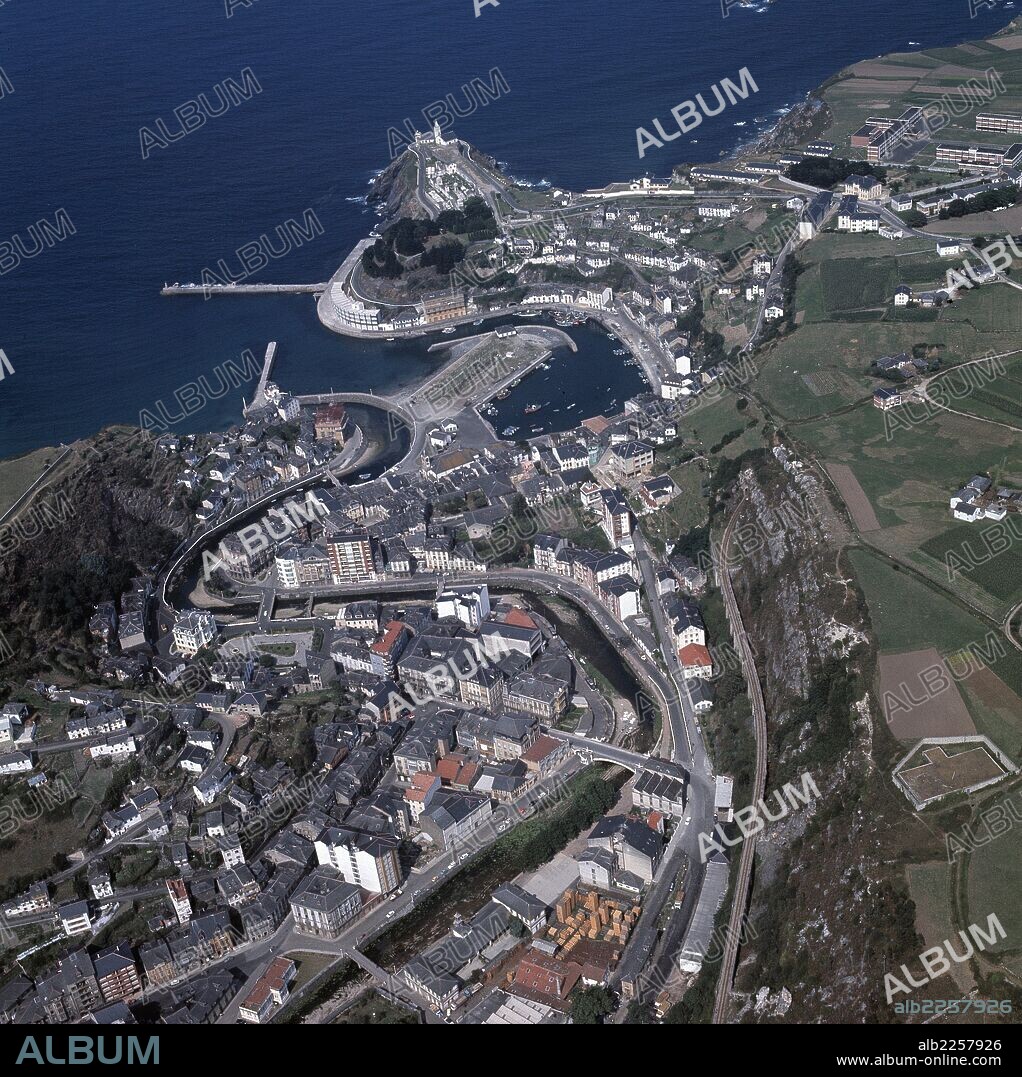 ASTURIAS. LUARCA. VISTA AEREA AÑO 1968.