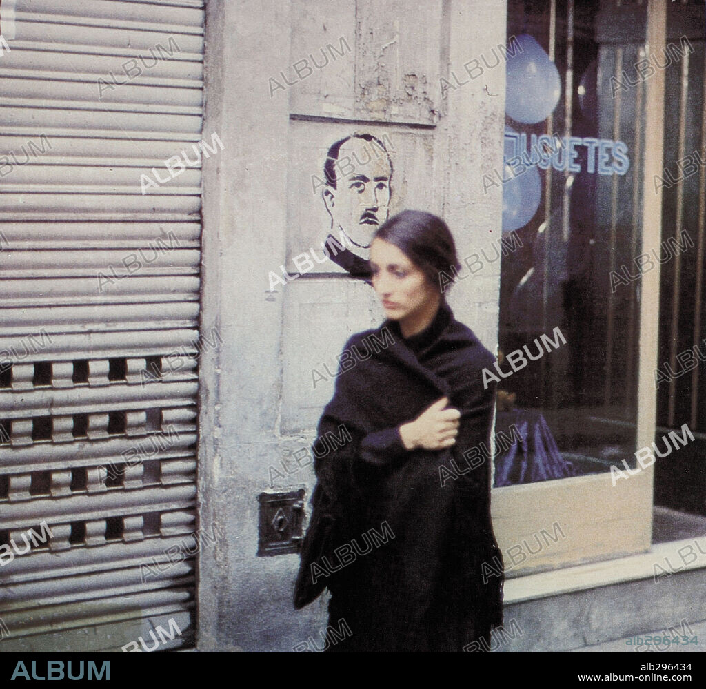 LA PLAZA DEL DIAMANTE, 1982 (LA PLAÇA DEL DIAMANT), dirigida por FRANCESC BETRIU. Copyright FIGARO FILMS.