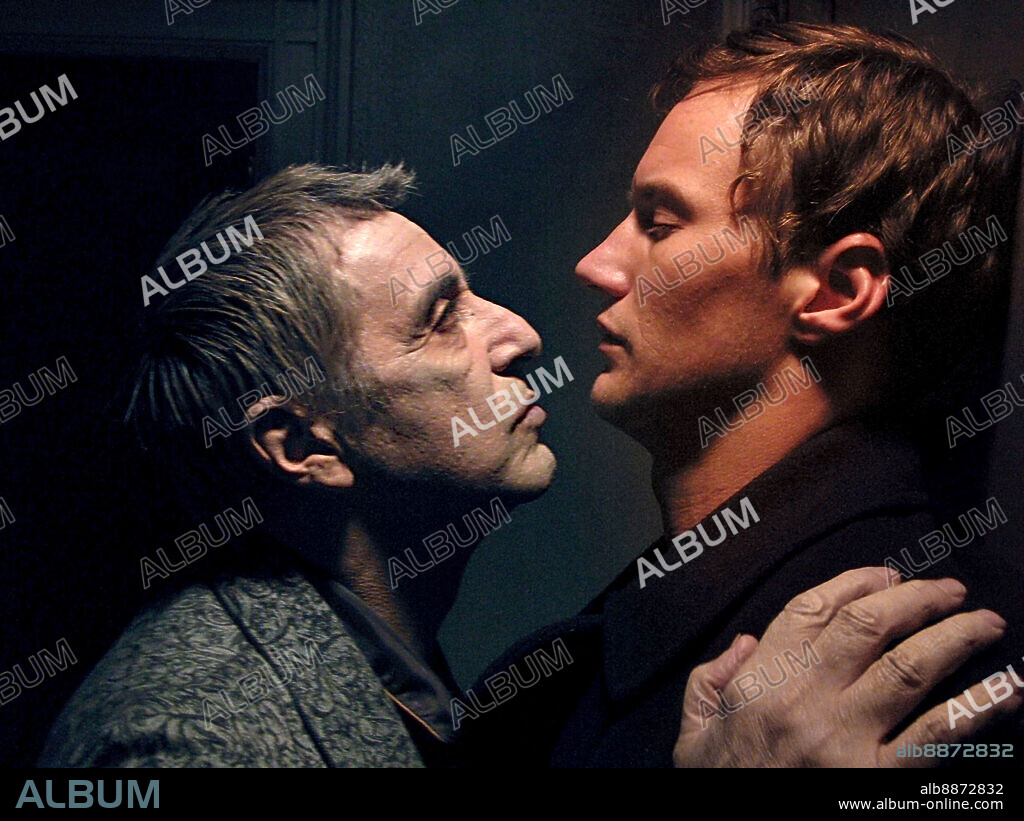 AL PACINO y PATRICK WILSON en ANGELES EN AMERICA, 2003 (ANGELS IN AMERICA), dirigida por MIKE NICHOLS. Copyright AVENUE PICTURES.