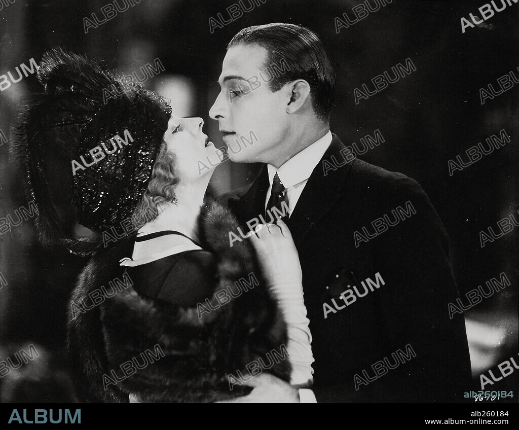 ALICE TERRY and RUDOLPH VALENTINO in THE FOUR HORSEMEN OF THE APOCALYPSE, 1921, directed by REX INGRAM (DIRECTOR). Copyright METRO.