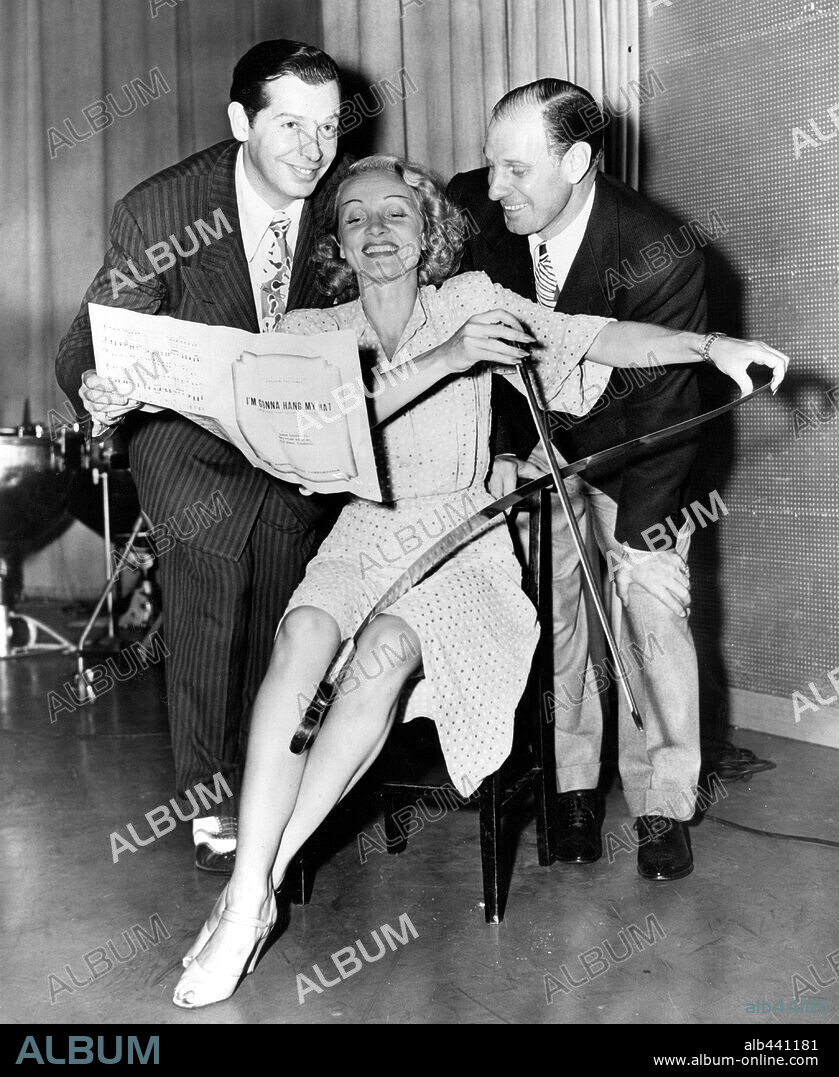 MARLENE DIETRICH in MARLENE DIETRICH: HER OWN SONG, 2001, directed by DAVID RIVA. Copyright METRO GOLDWYN MAYER.