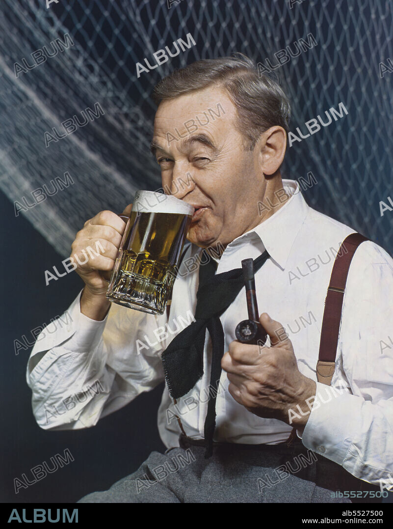 Barry Fitzgerald (188-1961), Irish Actor, half-length portrait drinking beer, Harry Warnecke, 1947.