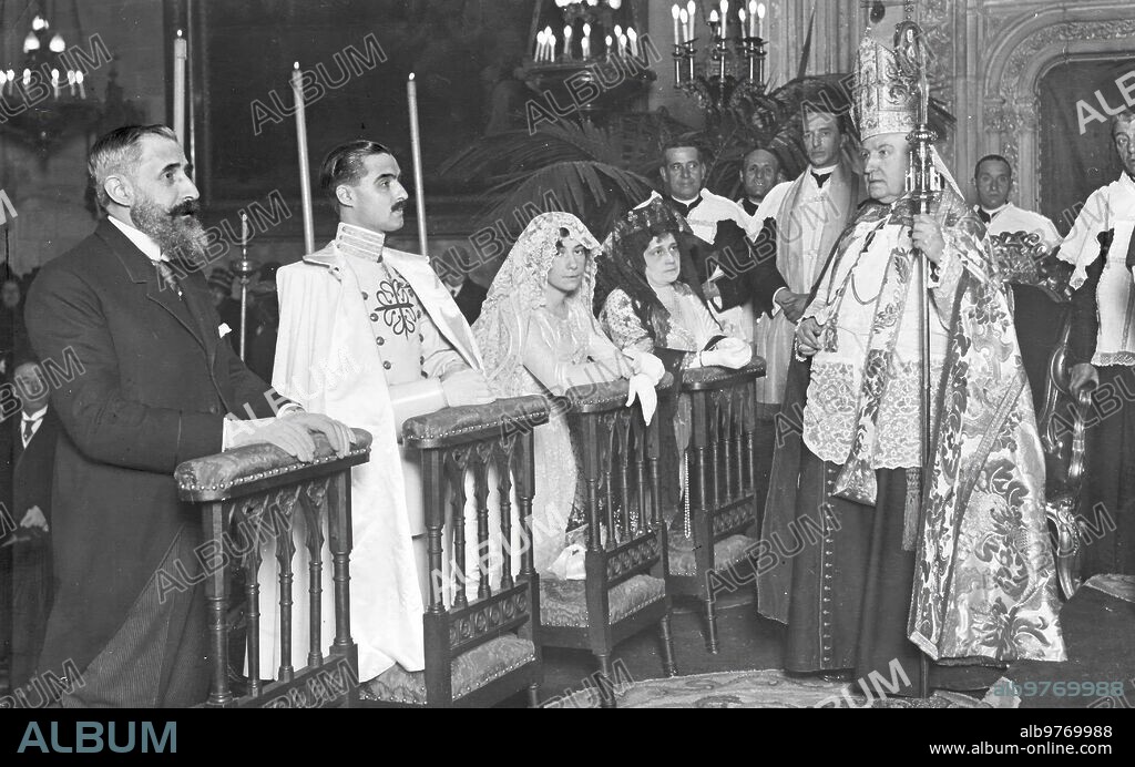 February 1917. In the church of San Jerónimo el Real. Wedding of Miss María Bernaldo de Quirós, Daughter of the Marquises of Arguelles, with Don Juan de Nardiz y Oruña.