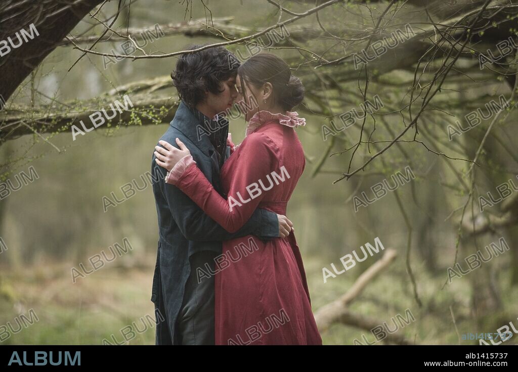 ABBIE CORNISH and BEN WHISHAW in BRIGHT STAR, 2009, directed by JANE CAMPION. Copyright PATHE RENN PRODUCTIONS.