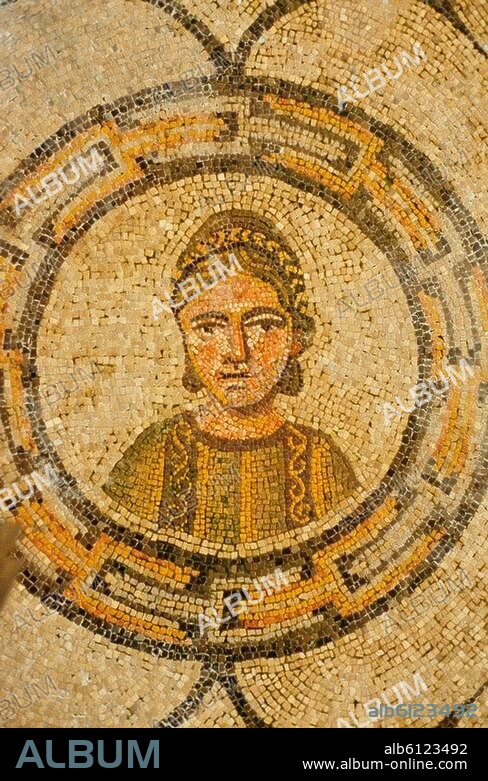 Gaius Flavius Iulius Valerius Crispus; röm.byzant. Kaiser; um 305-326 (hingerichtet).-Helena, ab 322 Ehefrau des Crispus.-Mosaik, frühchristlich, 4. Jahrhundert, Ausschnitt aus dem Fußbodenmosaik der ehem. Südkirche, Dom S. Maria, Aquileia (Friaul, Italien).