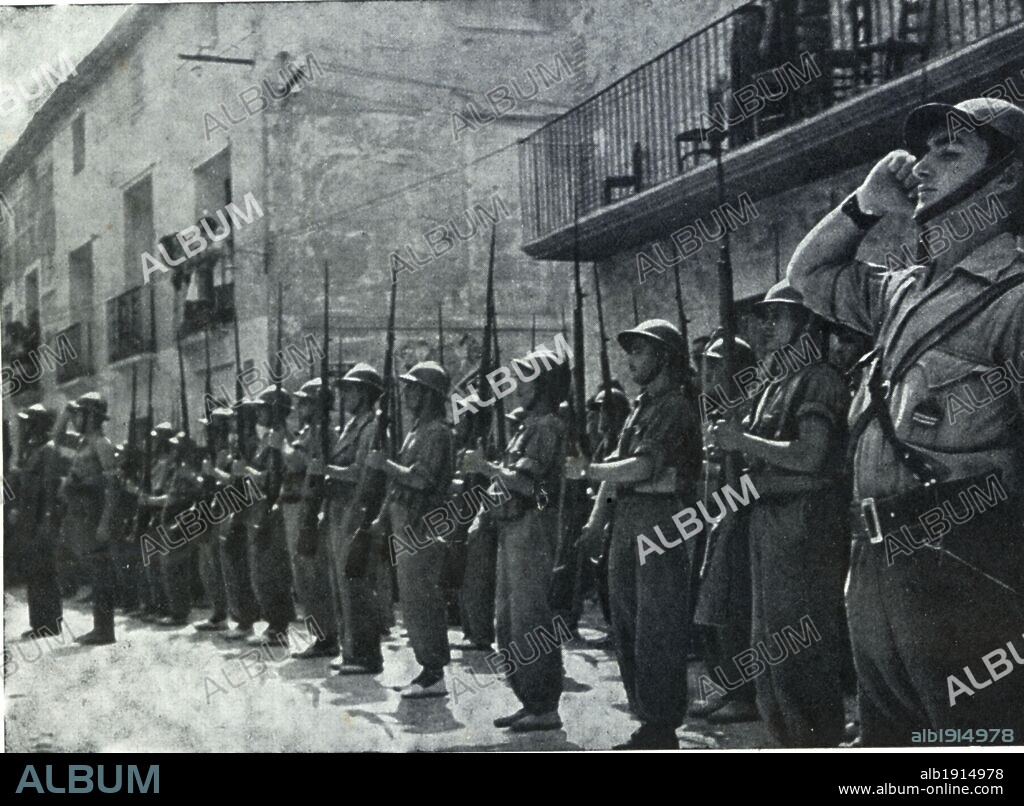 Formación de la XIV Brigada internacional. Guerra civil española.