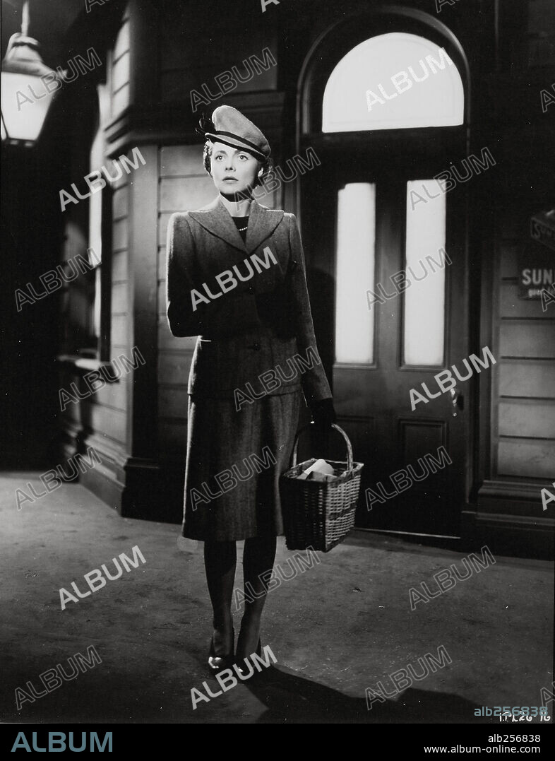 CELIA JOHNSON in BRIEF ENCOUNTER, 1945, directed by DAVID LEAN. Copyright CINEGUILD.