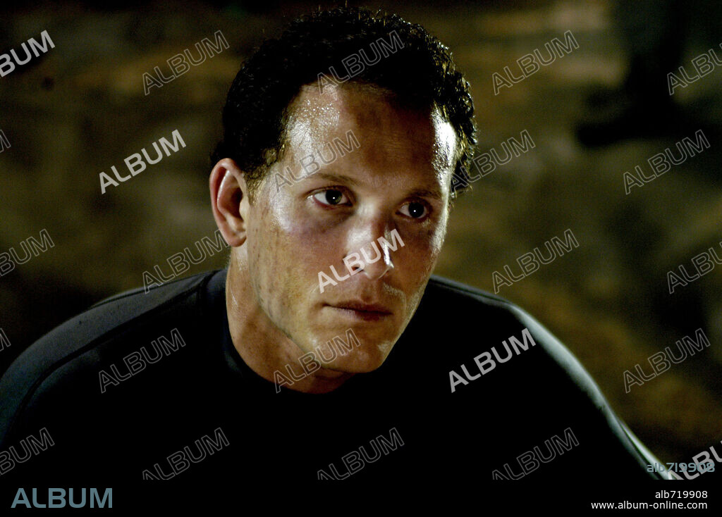 COLE HAUSER en LA CAVERNA MALDITA, 2005 (THE CAVE), dirigida por BRUCE HUNT. Copyright COLUMBIA TRISTAR / AELENEI, COS.