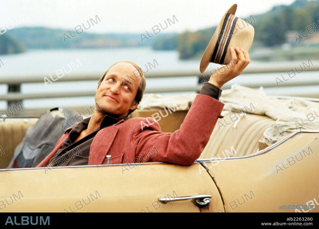 WOODY HARRELSON en VAYA PAR DE IDIOTAS, 1996 (KINGPIN), dirigida por BOBBY & PETER FARRELLY, BOBBY FARRELLY y PETER FARRELLY. Copyright MOTION PICTURES.