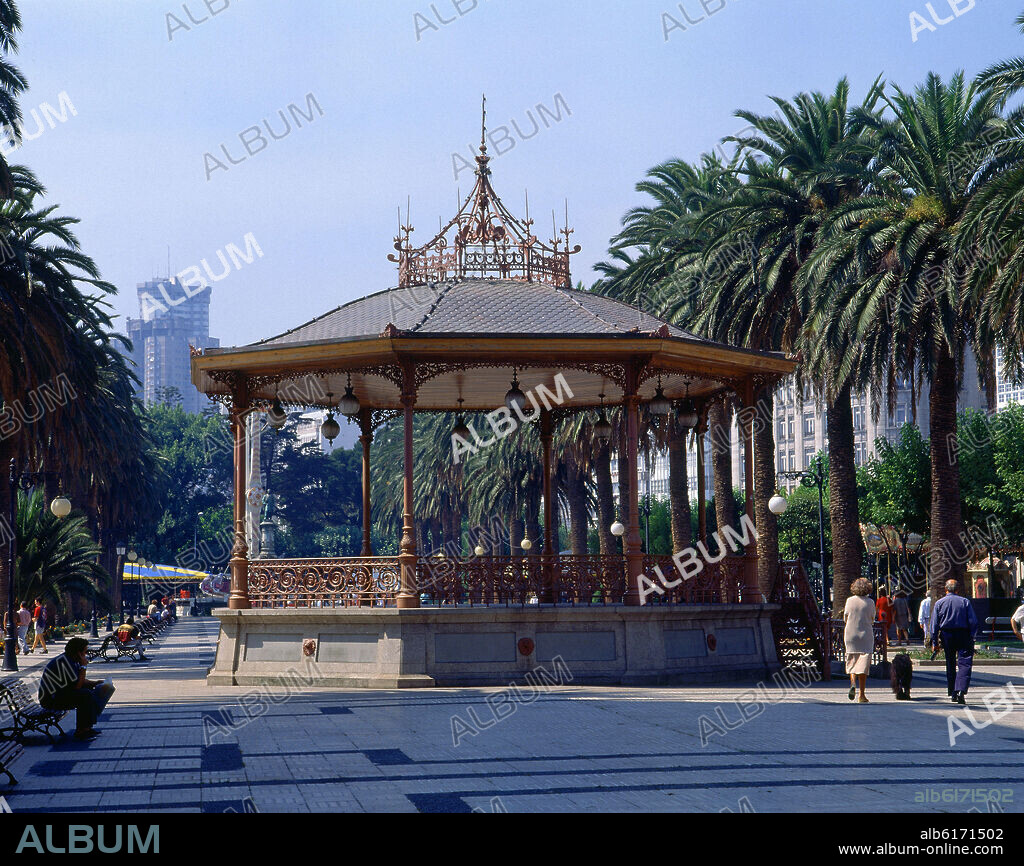 KIOSCO DE MUSICA EN LOS JARDINES DE MENDEZ NUÑEZ CONSTRUIDO EN 1884 - FOTO AÑOS 90.