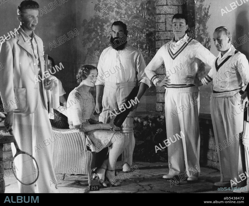 Group of sports celebrities in the Exhibition. Reading from left to right: Donald Budge, Dorothy Round, Cecilia Colledge, Dr. W. G. Grace Vally Hammond, and Don Bradman. August 19, 1950.;Group of sports celebrities in the Exhibition. Reading from left to right: Donald Budge, Dorothy Round, Cecilia Colledge, Dr. W. G. Grace Vally Hammond, and Don Bradman.