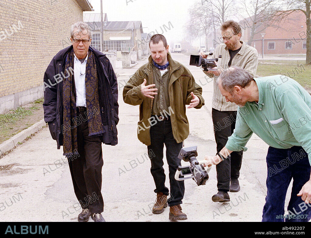 JORGEN LETH and LARS VON TRIER in THE FIVE OBSTRUCTIONS, 2003 (FEM BENSPÆND, DE), directed by JORGEN LETH and LARS VON TRIER. Copyright ZENTROPA REAL APS/WAJNBROSSE PROD/ALMAZ FILM PROD.
