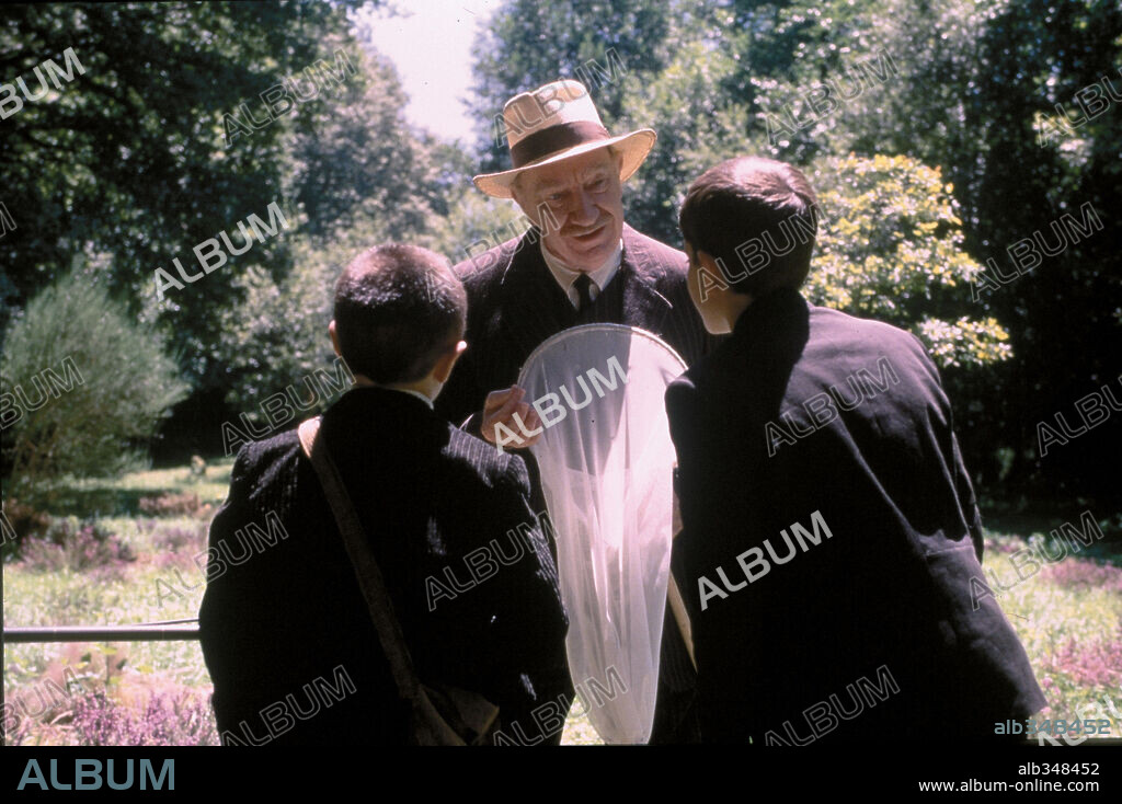 FERNANDO FERNAN GOMEZ y MANUEL LOZANO en LA LENGUA DE LAS MARIPOSAS, 1999, dirigida por JOSE LUIS CUERDA. Copyright WARNER SOGEFILMS.