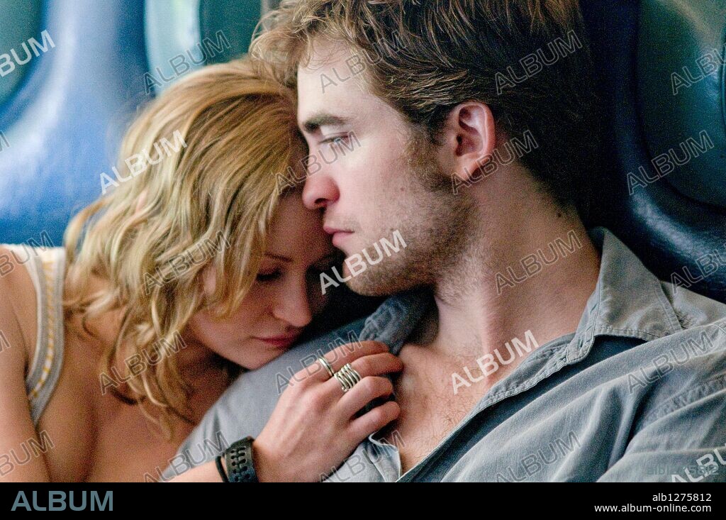 EMILIE DE RAVIN y ROBERT PATTINSON en RECUERDAME, 2010 (REMEMBER ME), dirigida por ALLEN COULTER. Copyright UNDERGROUND FILMS AND MANAGEMENT.