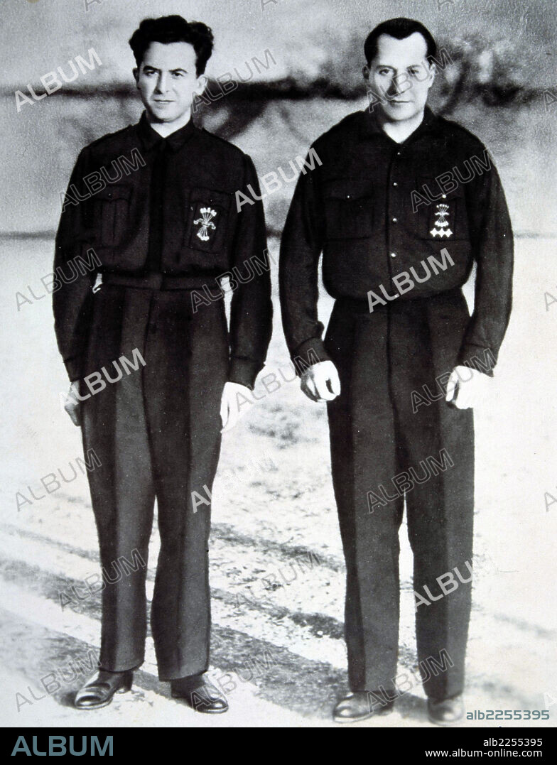 PRIMO DE RIVERA , JOSE ANTONIO. POLITICO ESPAÑOL. MADRID 1903 - 1936. FOTO A LA EDAD DE 30 AÑOS , JUNTO A. REDONDO , ONESIMO. POLITICO ESPAÑOL. QUINTANILLA DE ABAJO 1905 - 1936 REPRODUCCION FOTO.