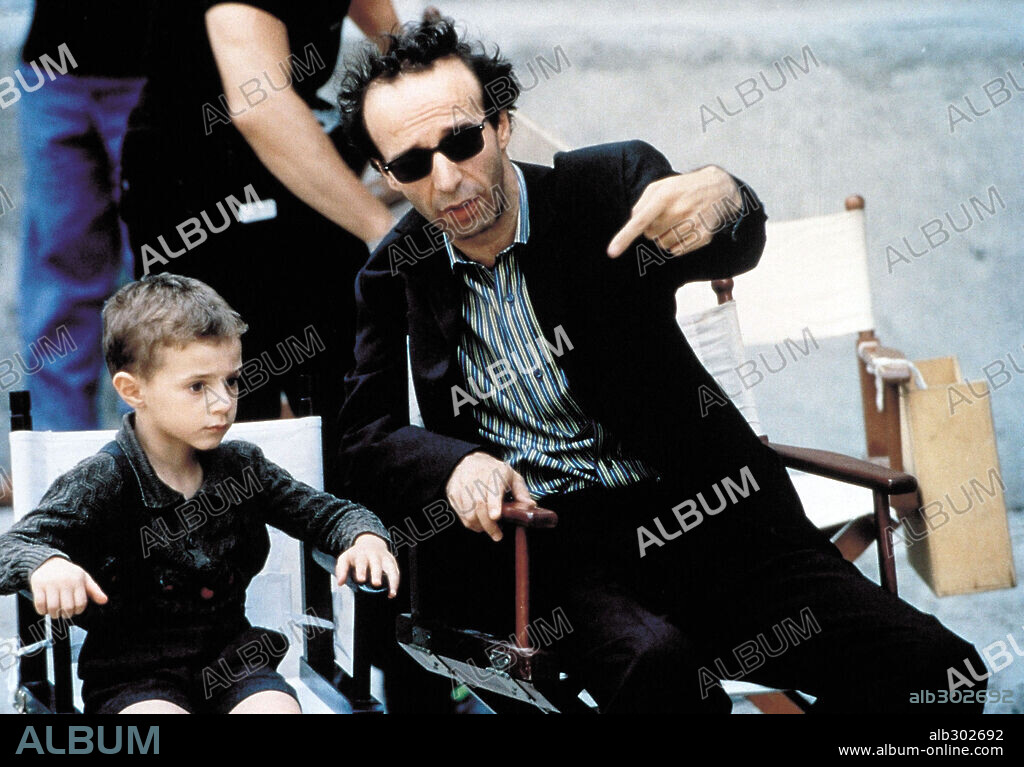 GIORGIO CANTARINI und ROBERTO BENIGNI in LA VITA È BELLA, 1997, unter der Regie von ROBERTO BENIGNI. Copyright MIRAMAX.