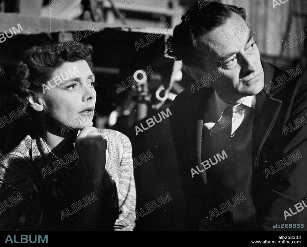 CELIA JOHNSON and DAVID LEAN in MADELEINE, 1950, directed by DAVID LEAN. Copyright CINEGUILD / RANK.
