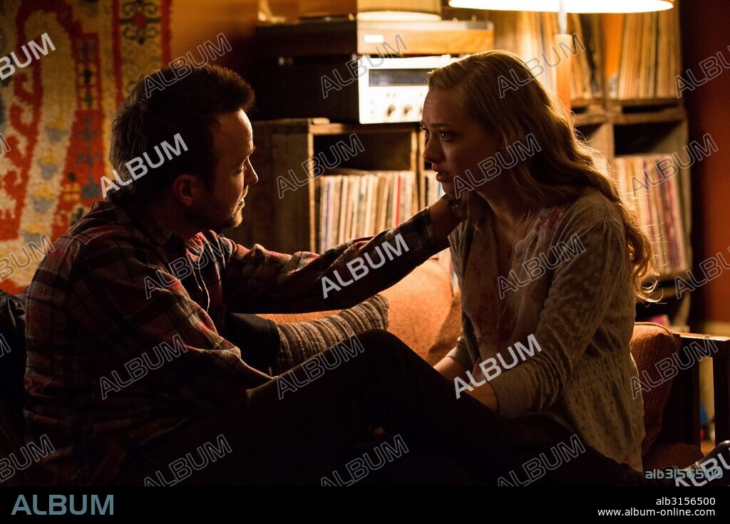 AARON PAUL y AMANDA SEYFRIED en DE PADRES A HIJAS, 2015 (FATHERS AND DAUGHTERS), dirigida por GABRIELE MUCCINO. Copyright VOLTAGE PICTURES.