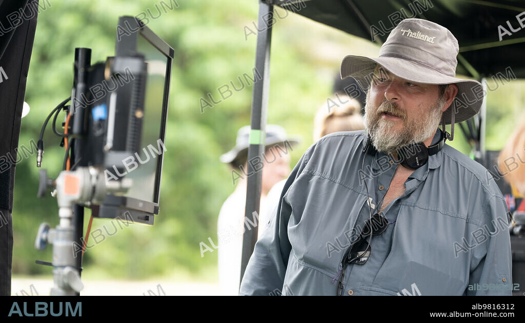 BEN WHEATLEY en MEGALODON 2: LA FOSA, 2023 (MEG 2: THE TRENCH), dirigida por BEN WHEATLEY. Copyright Apelles Entertainment.