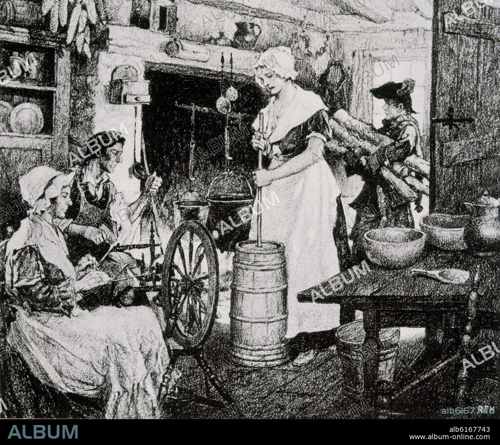 INTERIOR DE UNA CASA - GRANJA DE COLONOS - MUJER HACIENDO QUESO.